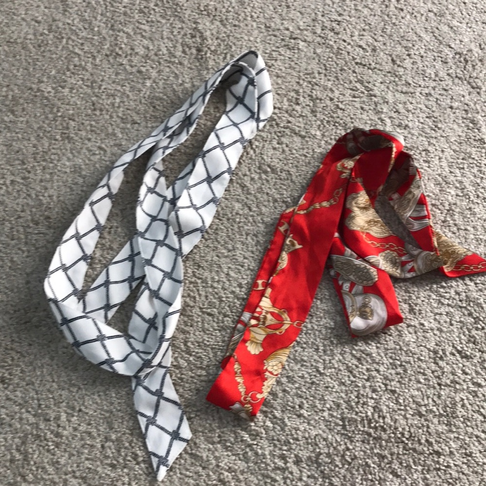 2 bandanas white and blue red and yellow